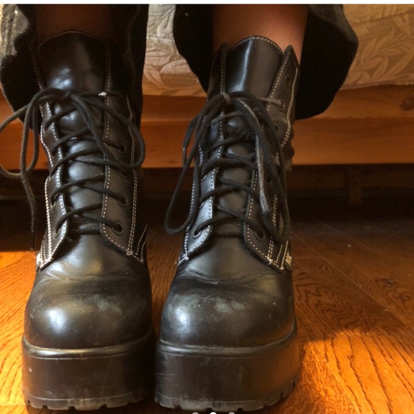 6 inch platform leather boots with white stitching - Picture 2 of 3